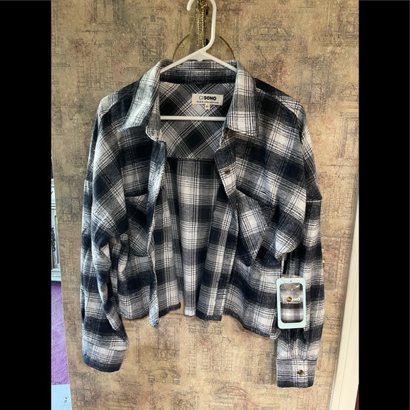 Crop top - Picture 2 of 3